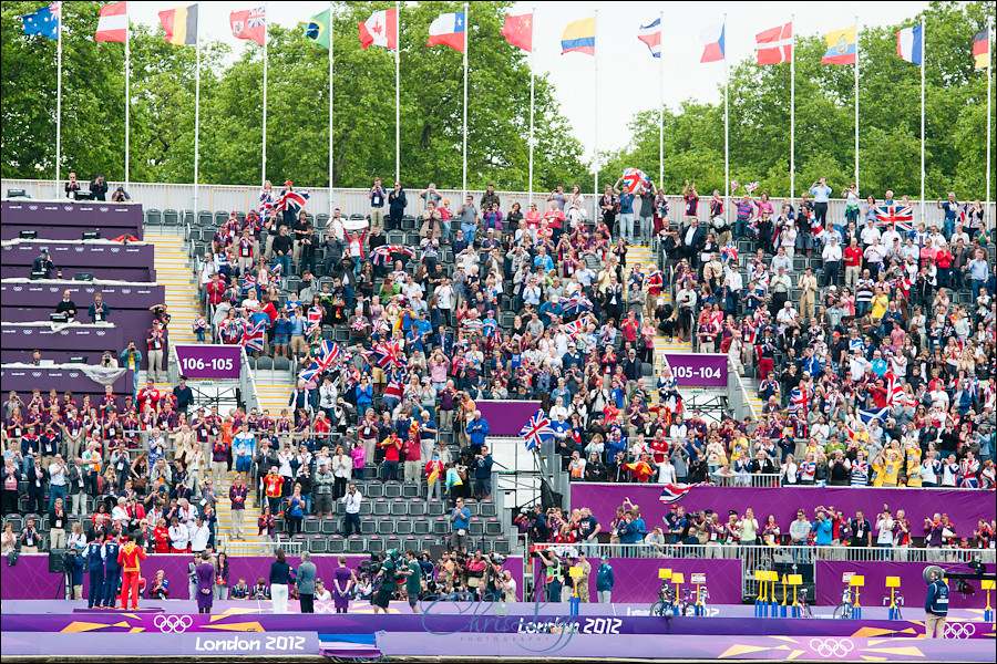 Photography of Alistair Brownlee winning Gold in the London 2012 Olympic Triathlon