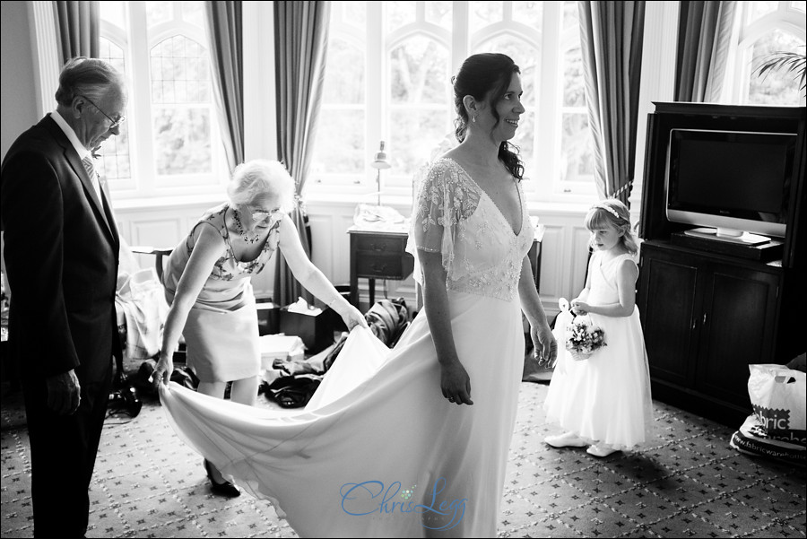 Oaklands Court Hotel Wedding Photography 005