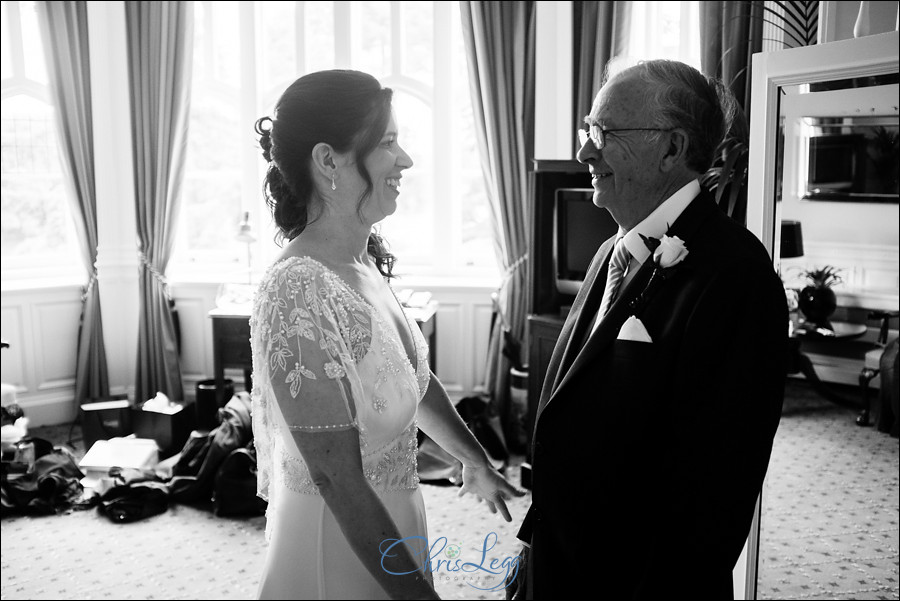 Oaklands Court Hotel Wedding Photography 006